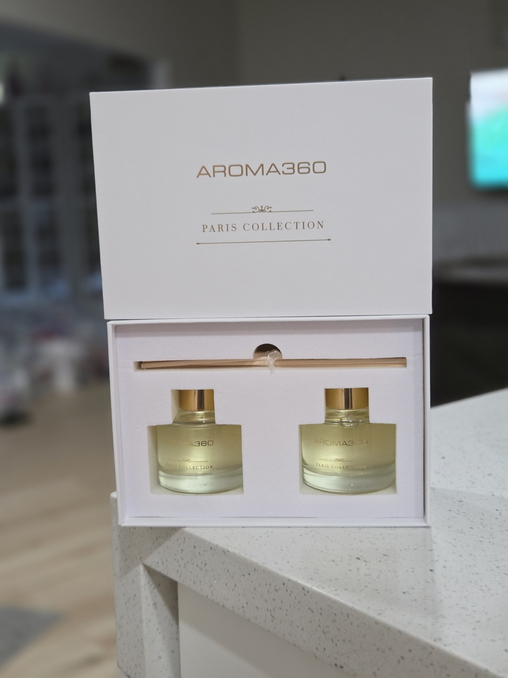 Aroma360 Paris Collection Reed Diffuser Set - Scent~CHANDELIER - Picture 2 of 2